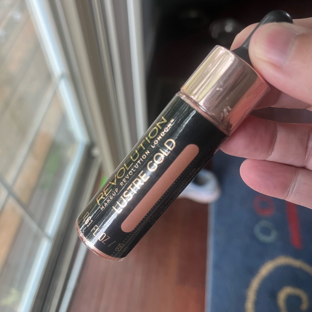 Revolution Lustre Gold Illuminating Drops